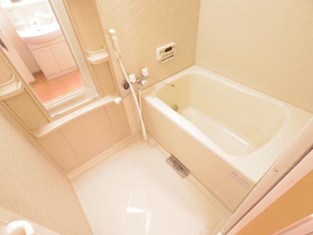 バス・シャワールーム　落ち着いた空間のお風呂です