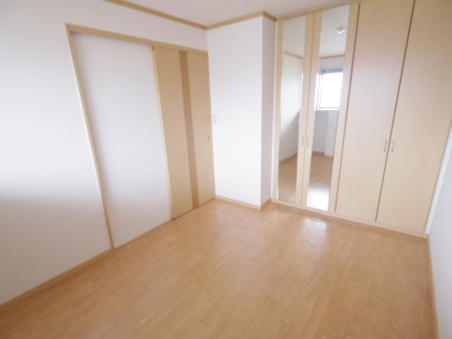 その他部屋・スペース　ゆったり過ごせる居間です