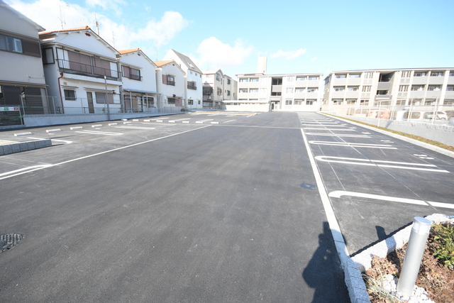 駐車場　駐車場