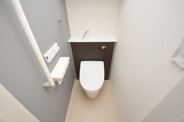 トイレ　トイレ