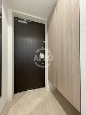 玄関　ワールドアイ難波南PORTA　玄関