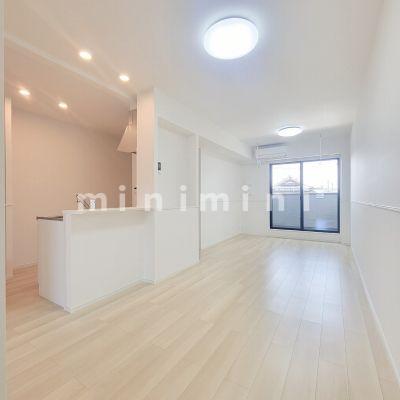 居室・リビング　※写真は同シリーズ類似物件を含む為現況優先とさせて頂きます