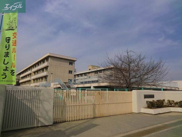 小学校　芳泉小学校（小学校）まで950m