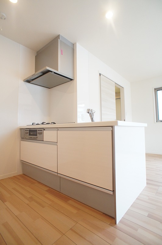 キッチン　グリル付3口ガスコンロ完備！