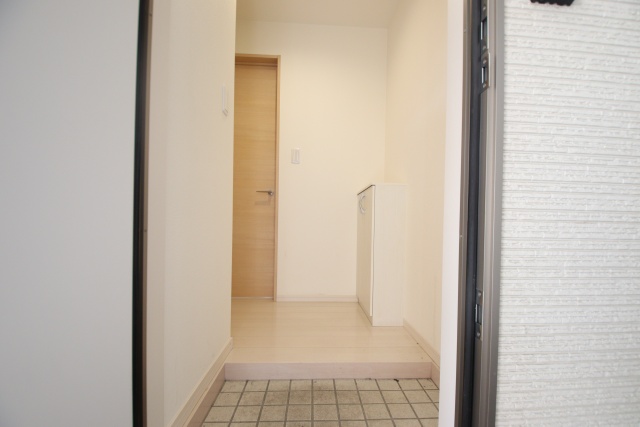 玄関　※別室の参考写真の為、現況優先です。