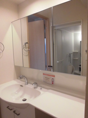 洗面設備　独立洗面台です