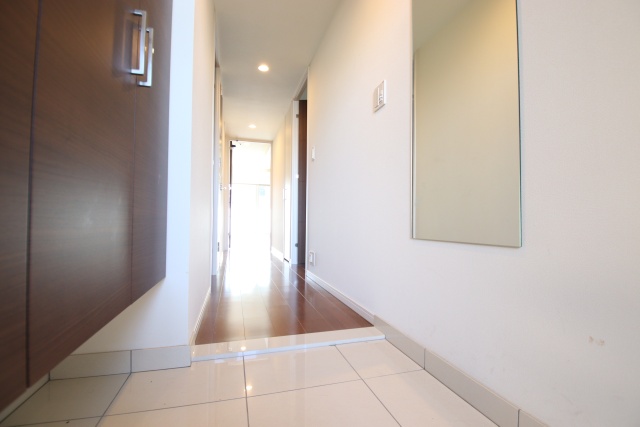 玄関　※別室の参考写真の為、現況優先です。