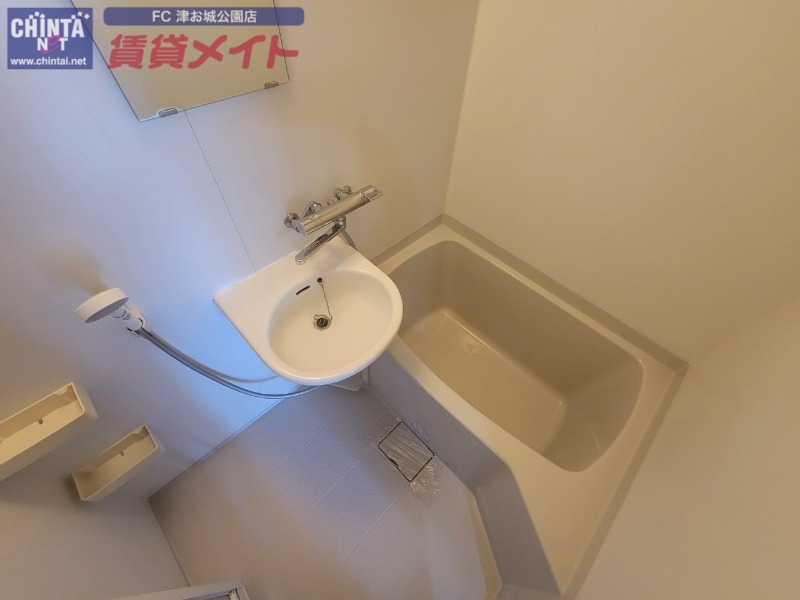 バス・シャワールーム　別部屋参考写真です。