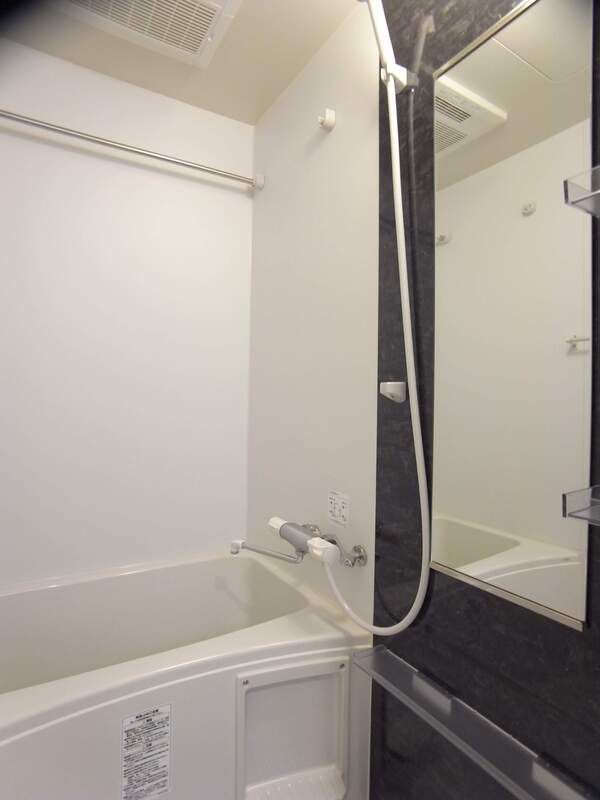 バス・シャワールーム　※別タイプの参考画像になります。