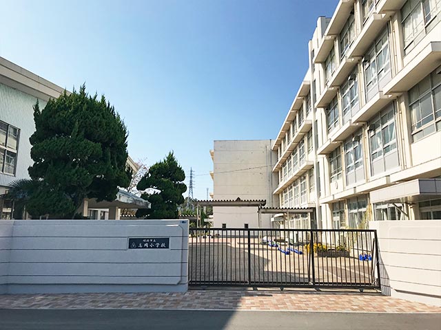 小学校　姫路市立高岡小学校（小学校）まで600m