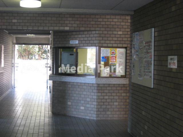 ロビー　同物件別のお部屋の写真です。参考写真です。