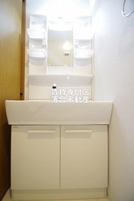 洗面設備　独立洗面化粧台付き