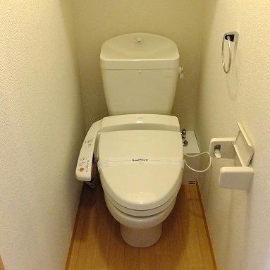 トイレ　温水洗浄便座付き