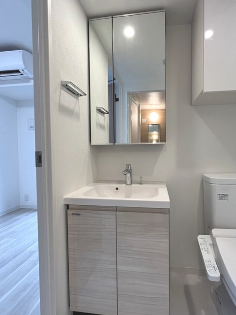 洗面設備　※写真は同タイプ住戸です。
