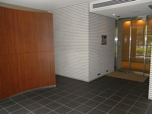 エントランス　エントランスホール