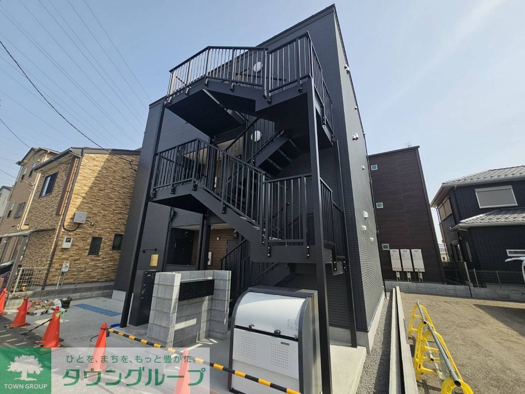 建物外観　駐車場