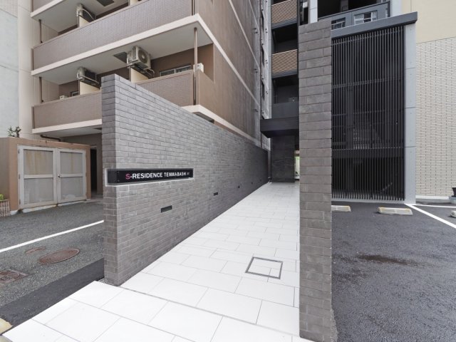 エントランス　建物の内部です
