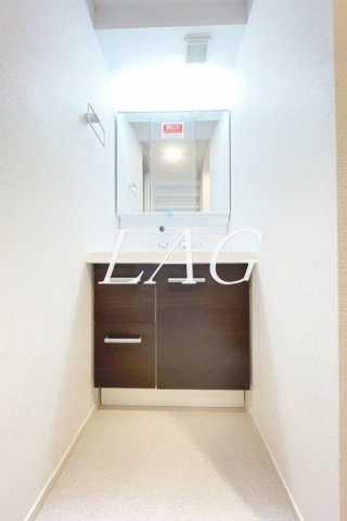 洗面設備　独立洗面台です。