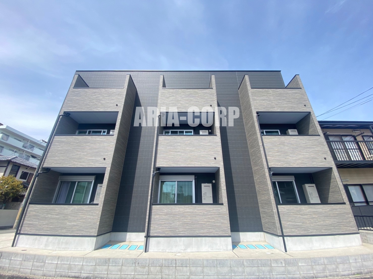 建物外観　2018年完成、大手ハウスメーカー施工デザイナーズアパート！