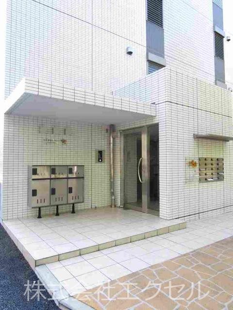 エントランス　オートロックで安心です。