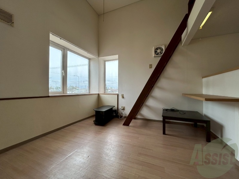 居室・リビング　広くてキレイなお部屋が広がっていて、充実した生活が送れそう。