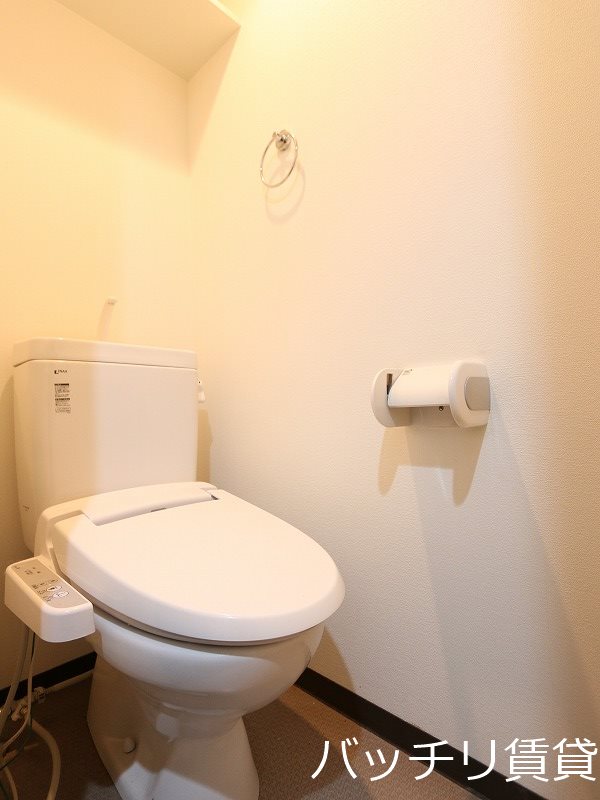 トイレ　画像は同型タイプの為、現状を優先致します。