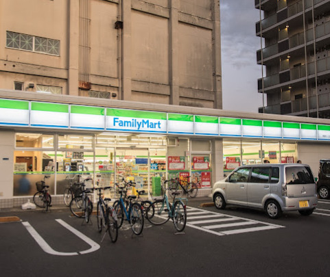 コンビニ　ファミリーマート東墨田２丁目店（コンビニ）まで408m