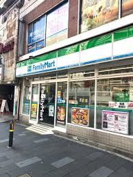コンビニ　ファミリーマート赤羽駅南店（コンビニ）まで97m