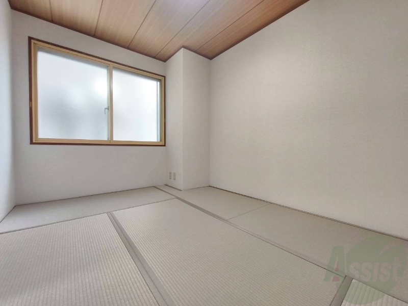 その他部屋・スペース　こちらのお部屋は光が差し込む、温かみのあるお部屋です。