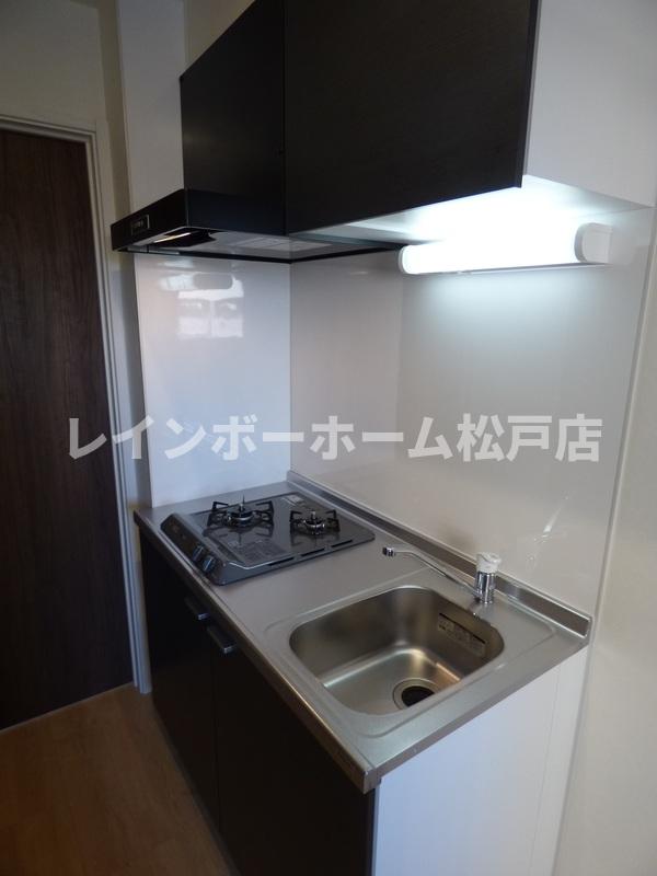 キッチン　コンパクトなキッチンで掃除もラクラク