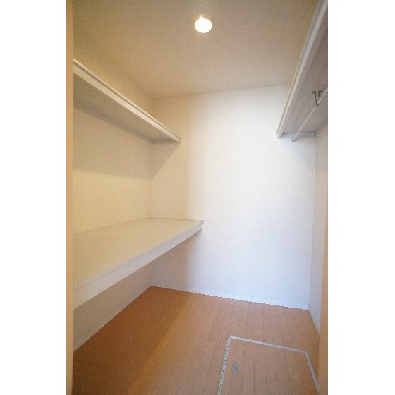 収納　ウォークインクローゼット