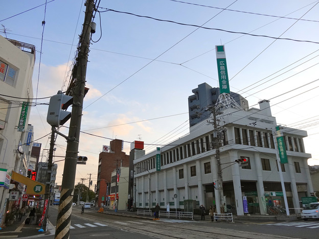 銀行　広島信用金庫大州支店（銀行）まで115m