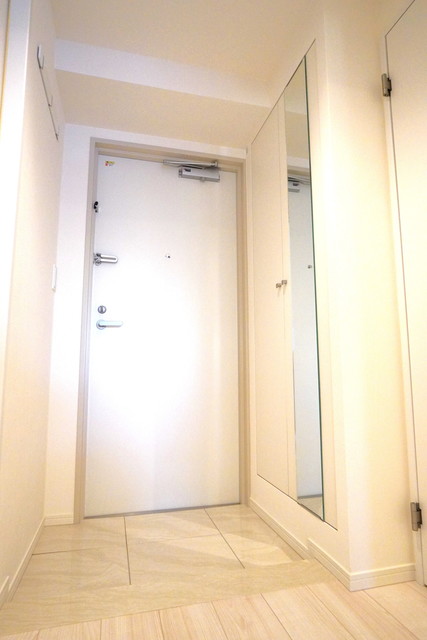 玄関　※写真は同タイプ住戸です。