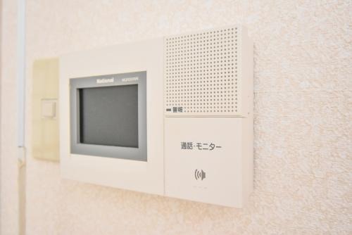セキュリティ　モニタ付きインターホンで安心。