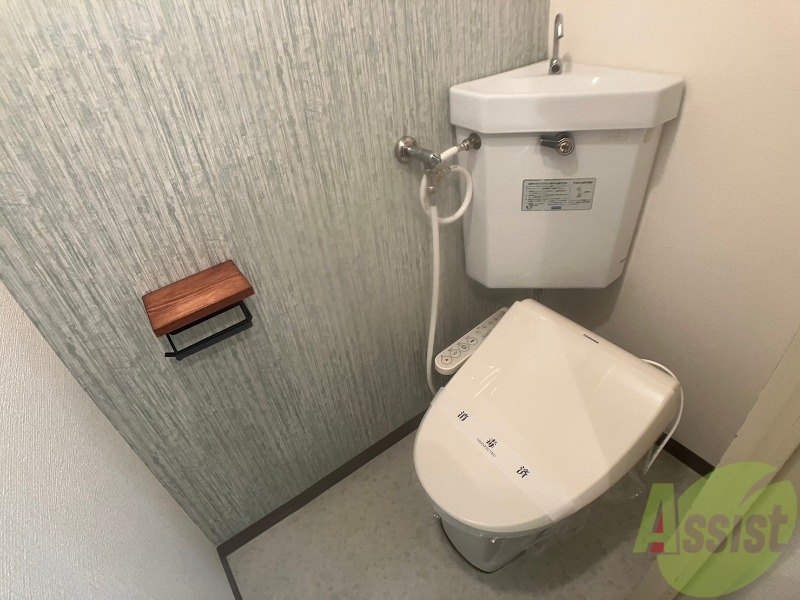 トイレ　シャワートイレになっているので快適です！