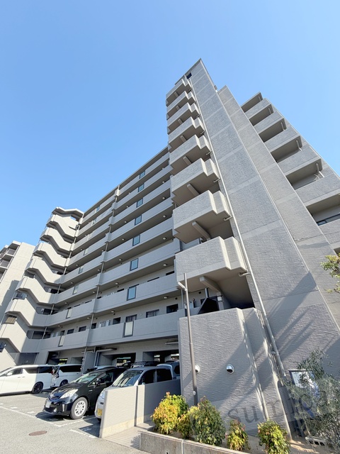 建物外観　便利な立地のファミリーマンションです♪♪