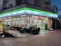 コンビニ　ファミリーマート サンズ美しが丘店（コンビニ）まで108m