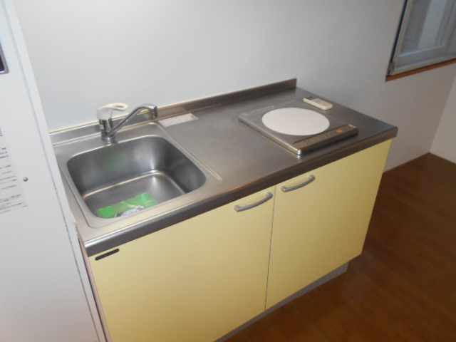 キッチン　同建物内、別のお部屋の参考写真になります。