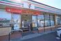 コンビニ　セブンイレブン新潟小新店（コンビニ）まで963m