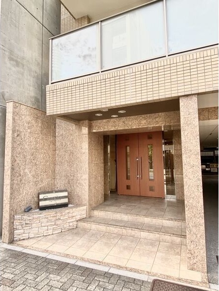 エントランス　名古屋で一番初期費用の安い賃貸専門の不動産会社です(^^)
