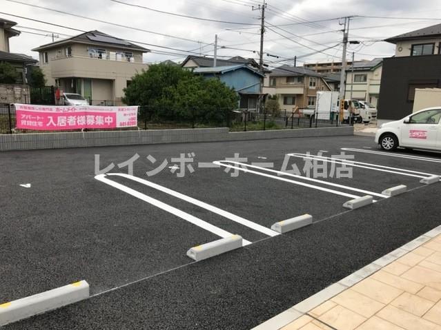 駐車場　駐車場完備です