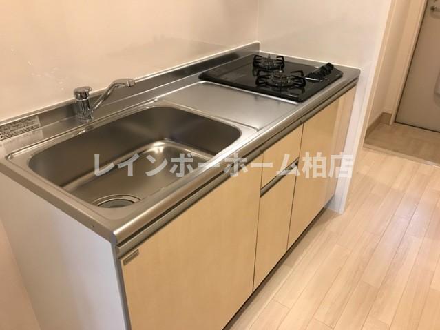 キッチン　コンパクトなキッチンで掃除もラクラク