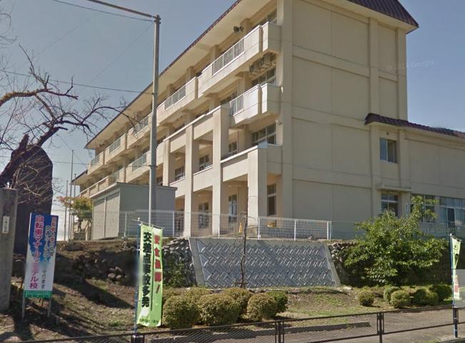 小学校　花巻市立八幡小学校（小学校）まで1535m