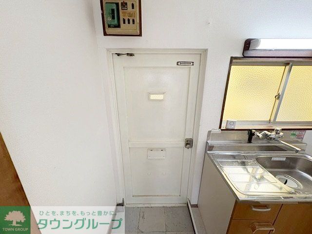 玄関　キッチン
