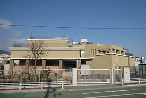 小学校　夢の丘小学校（小学校）まで752m