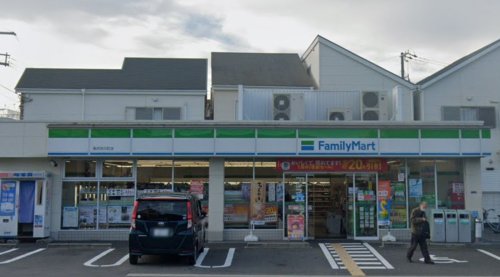 コンビニ　ファミリーマート 高井田元町店（コンビニ）まで358m