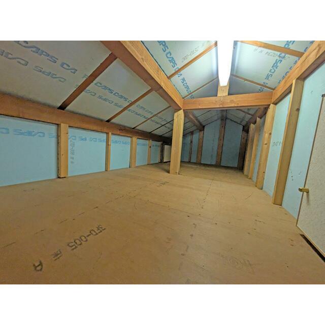 その他設備　屋根裏収納