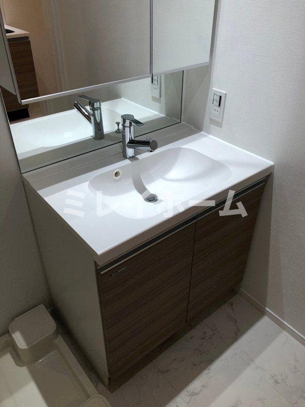 洗面設備　同建物内別のお部屋の参考写真になります。