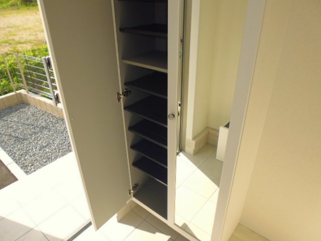 玄関　シューズボックス