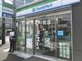 コンビニ　ファミリーマート 横浜西神奈川三丁目店（コンビニ）まで66m